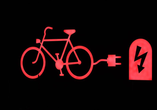 Hoe lang duurt het opladen van een e-bike accu van 500 Wh en wat kost dat in 2026?