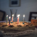 Waarom zakt cake in na het bakken? Dit is de oorzaak en oplossing
