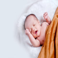 Waarom slaapt mijn baby overdag wel, maar ’s nachts niet goed?