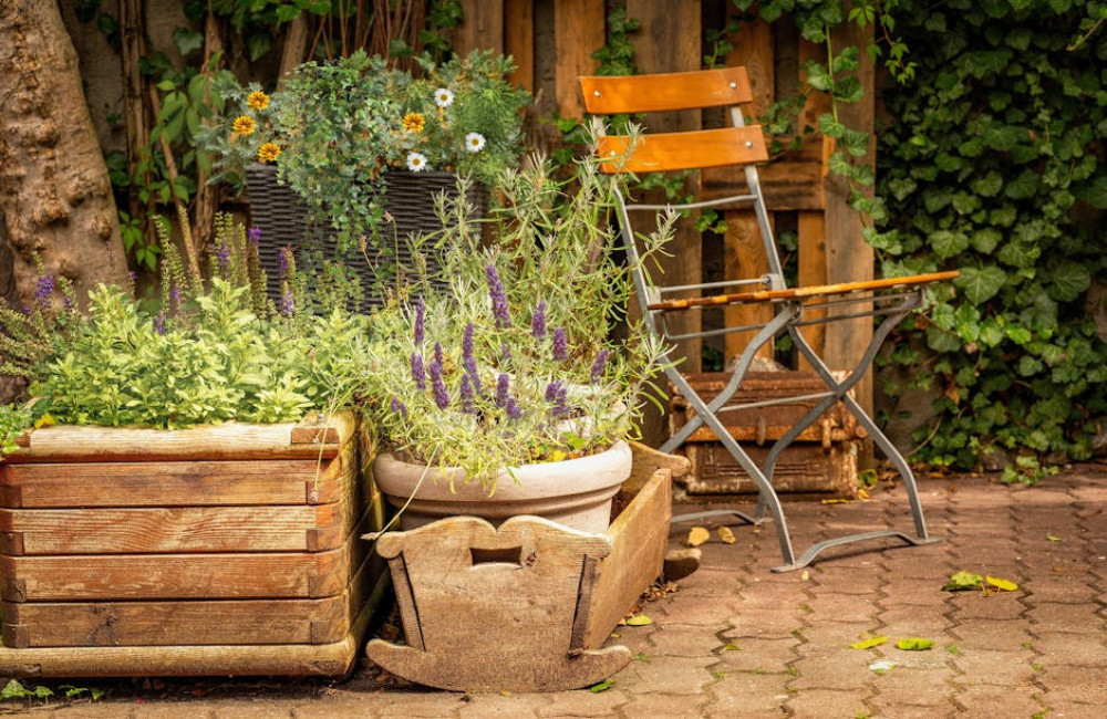 Plantenbak met zitgedeelte? Groen en comfort in één!