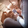 Waarom iedereen ineens een telefoonkoordje wil (en jij straks ook)