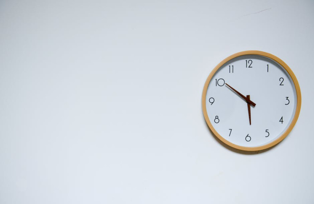 Wat betekent het als iemand zegt: het is mosterd na de maaltijd