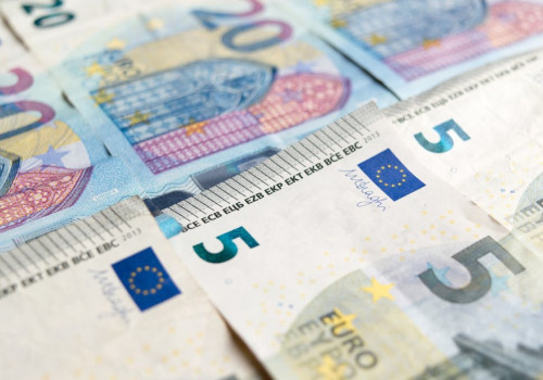 Hoeveel contant geld mag je in 2026 zonder aangifte meenemen op reis buiten de EU