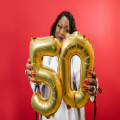 Word je vrouw 50? Verras haar met een opblaasbare Sarah!